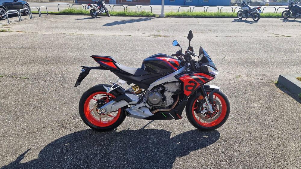 Aprilia Tuono 660 Factory (2022 - 24) (3)