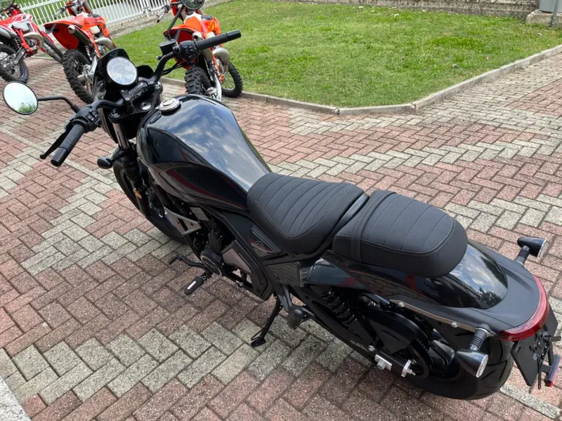 Moto Morini Calibro Custom (2024 - 26) (5)