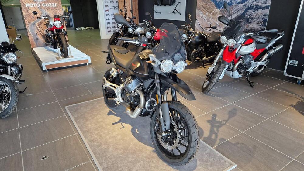 Moto Guzzi V85 Strada (2024)