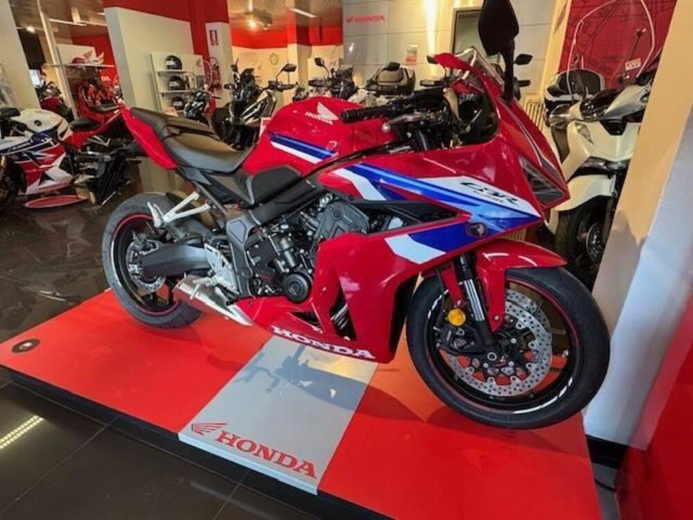 Honda CBR 650 R (2024) (3)