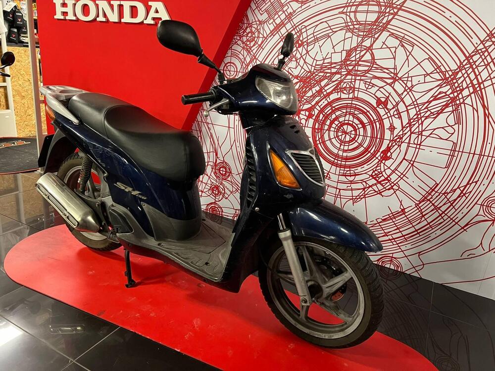 Honda SH 150 (2000 - 06) (2)