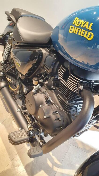 Royal Enfield Meteor 350 Fireball (2021 - 24) (2)