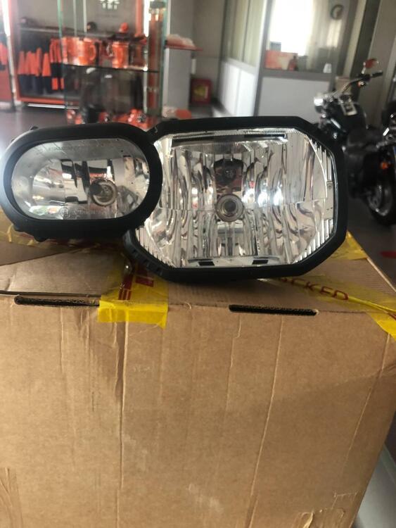 Faro Anteriore per BMW F 800 GS (4)