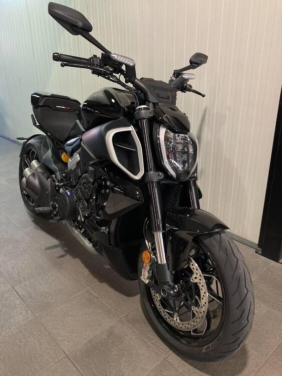 Ducati Diavel V4 (2023 - 24) (4)