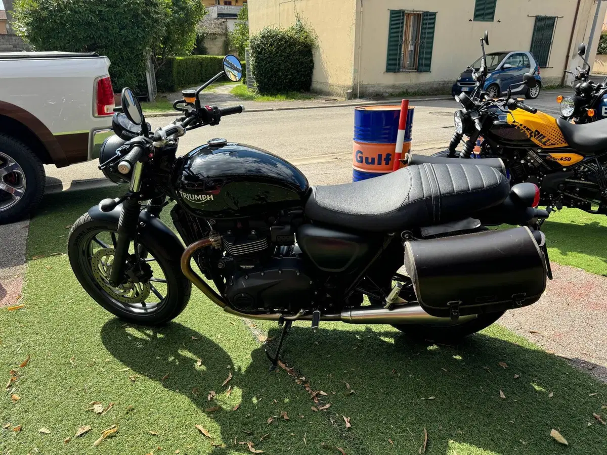 Triumph Street Twin 900 (2016) (4)