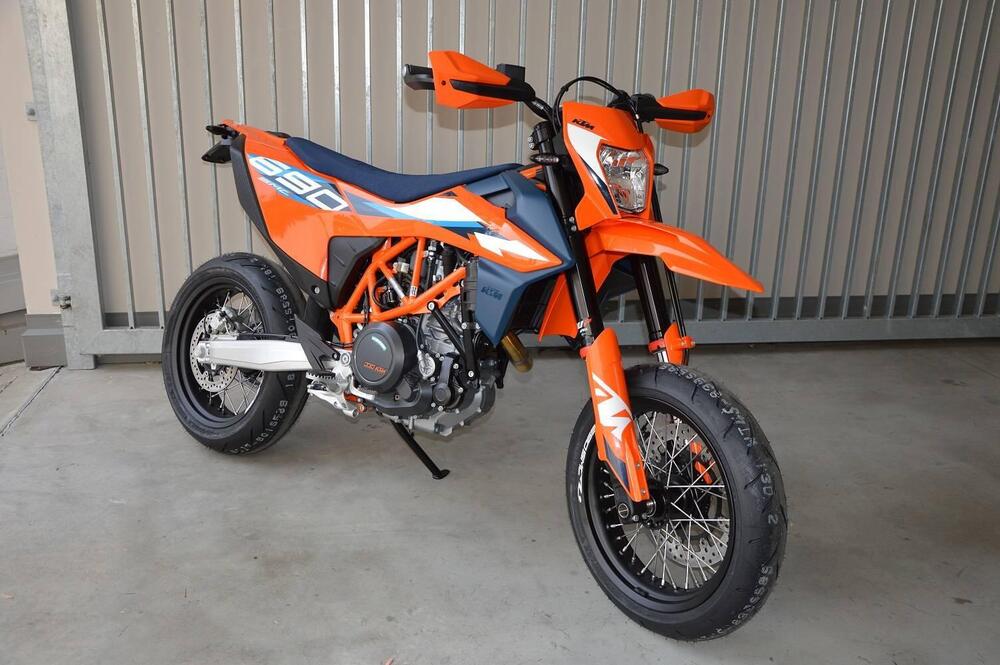 KTM 690 SMC R (2023 - 24)