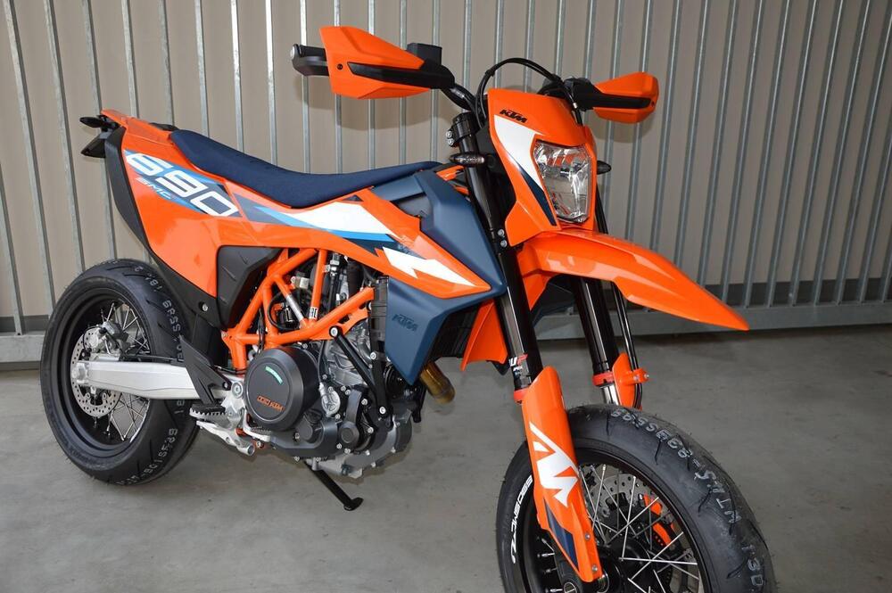 KTM 690 SMC R (2023 - 24) (2)