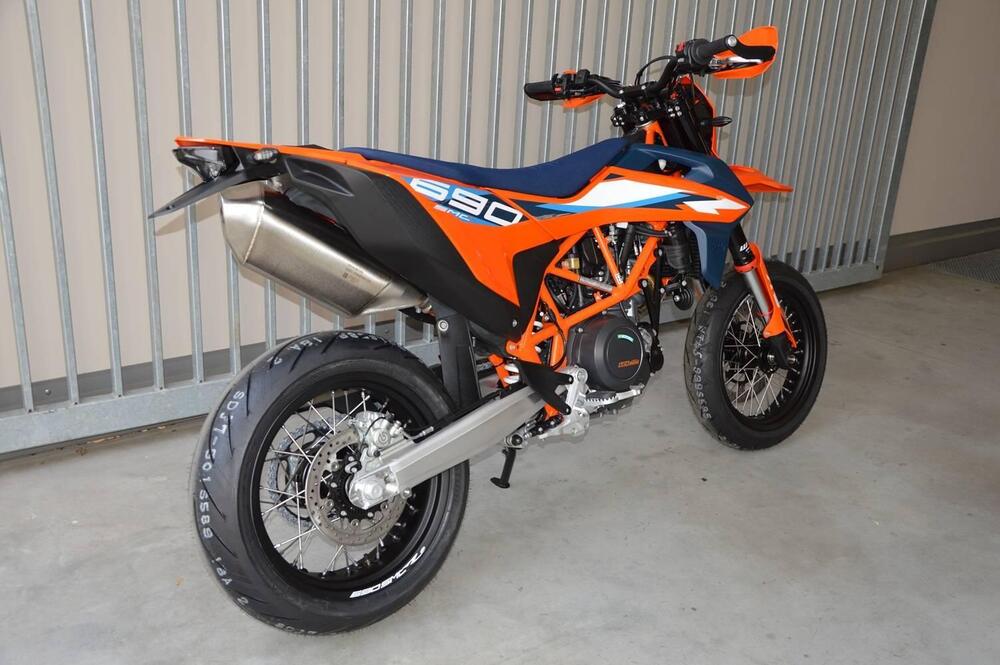 KTM 690 SMC R (2023 - 24) (4)