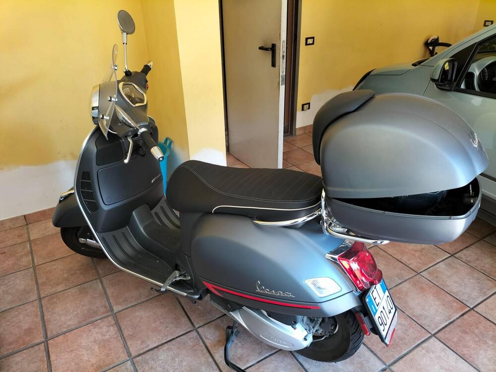 Vespa GTS 300 Super Sport Hpe (2019) (2)