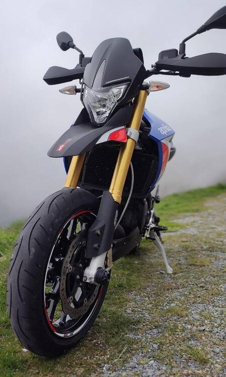 Aprilia Dorsoduro 750 ABS (2009 - 17) (2)