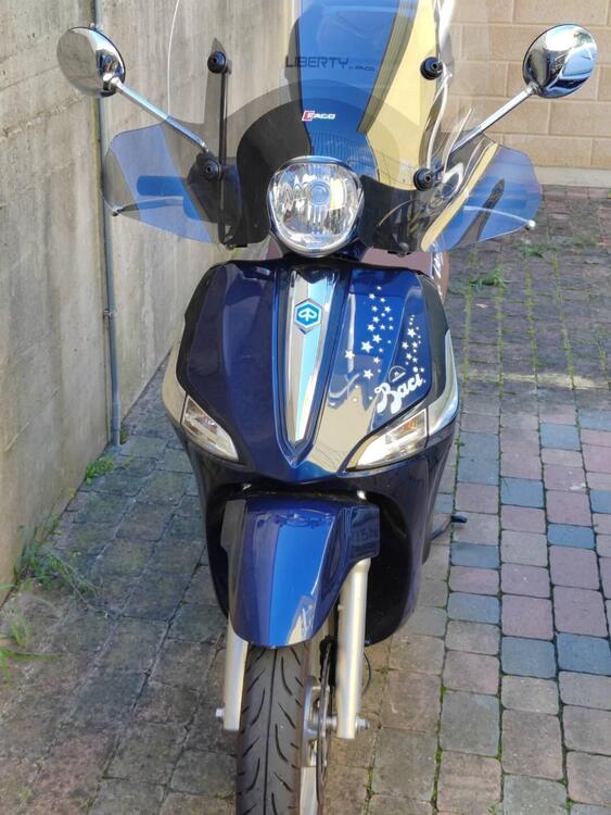 Piaggio Liberty 125 3V ABS Baci Perugina (2022 - 23) (2)