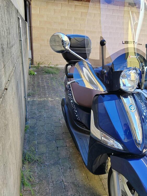 Piaggio Liberty 125 3V ABS Baci Perugina (2022 - 23) (4)