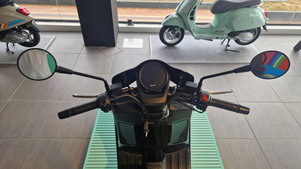 Vespa GTV 300 Hpe (2023 - 24) (4)