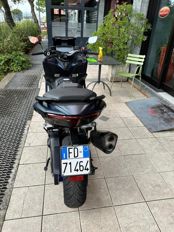 Yamaha T-Max 560 (2022 - 24) (4)