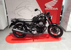 Moto Guzzi V7 III Stone (2017 - 20) usata