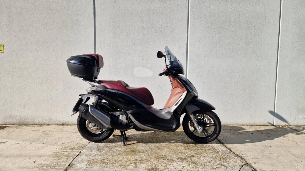 Piaggio Beverly 350 SportTouring ie ABS (2011 - 17) (3)