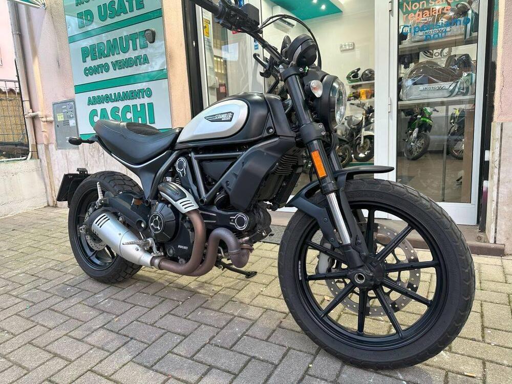 Ducati Scrambler 800 Icon Dark (2021 - 22) (2)