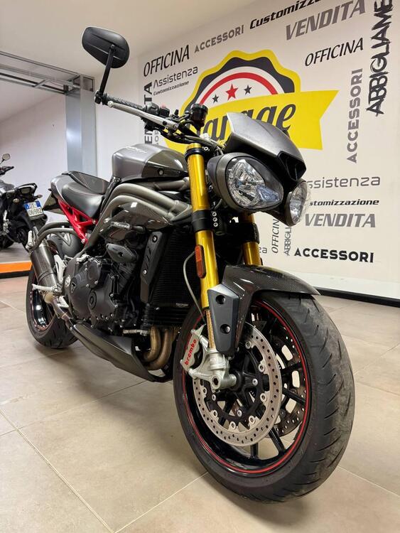 Triumph Speed Triple 1050 R ABS (2016 - 17) (2)