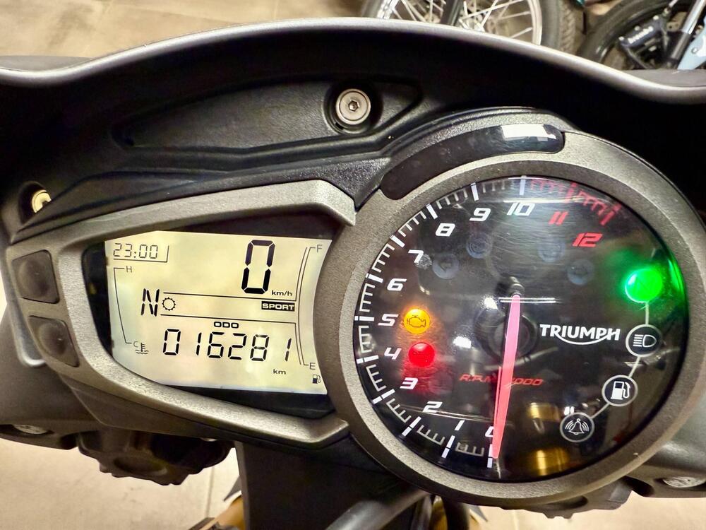 Triumph Speed Triple 1050 R ABS (2016 - 17) (5)