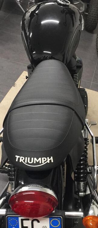 Triumph Bonneville T214 (2015) (2)