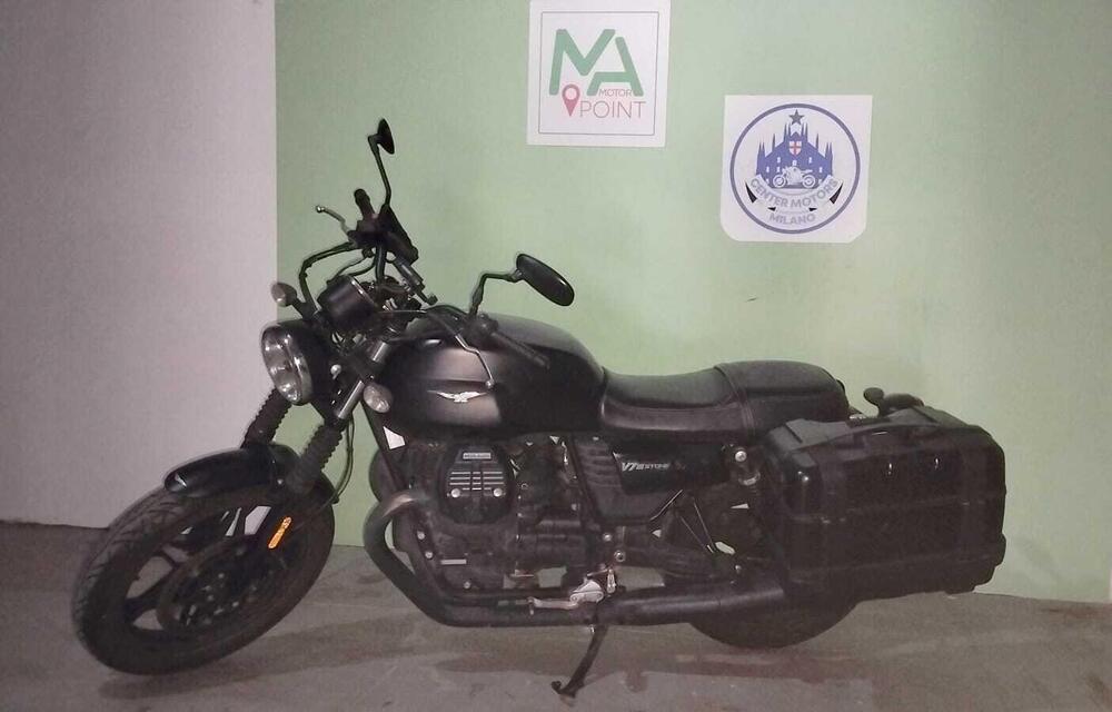 Moto Guzzi V7 III Stone (2017 - 20)