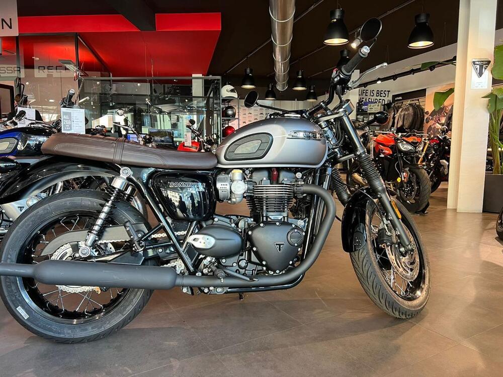 Triumph Bonneville T120 Black Stealth Edition (2024)