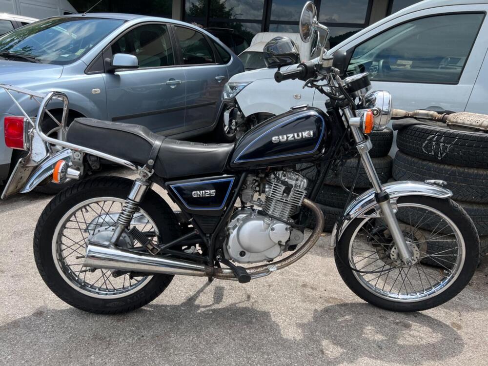 Suzuki GN 125 (2)