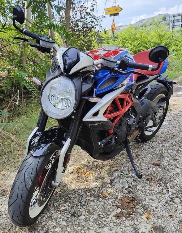 MV Agusta Dragster 800 RR America (2019) (3)