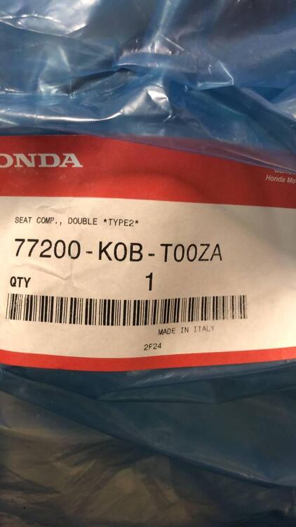 SELLA USATA PER HONDA FORZA 350 CODICE 77200K0B00 (3)