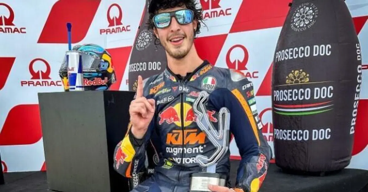 MotoGP 2024. GP dell'Emilia Romagna. Moto2: vittoria al fotofinish di Celestino Vietti! Secondo Aron Canet, sul podio Tony Arbolino