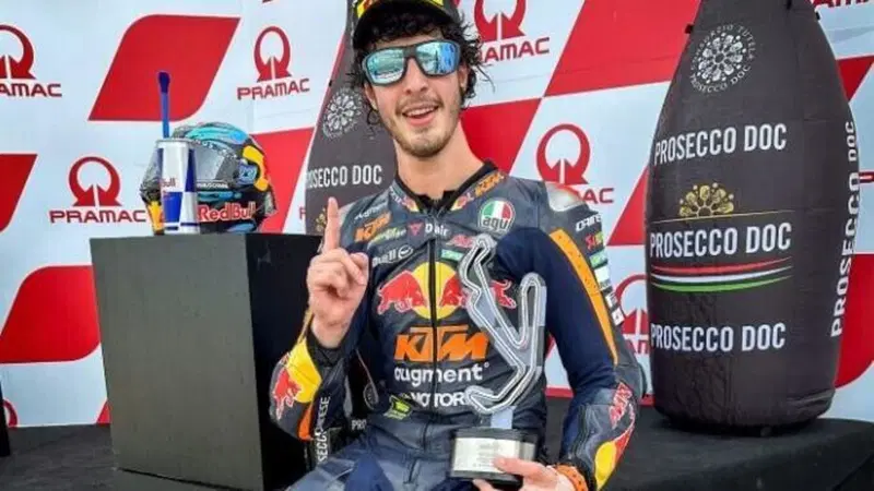 MotoGP 2024. GP dell'Emilia Romagna. Moto2: vittoria al fotofinish di Celestino Vietti! Secondo Aron Canet, sul podio Tony Arbolino