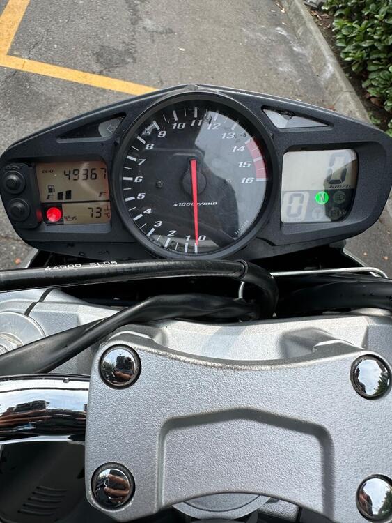 Suzuki GSR 600 (2006 - 11) (3)