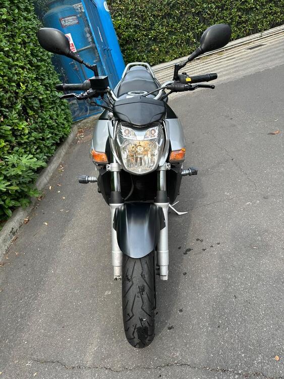 Suzuki GSR 600 (2006 - 11) (4)