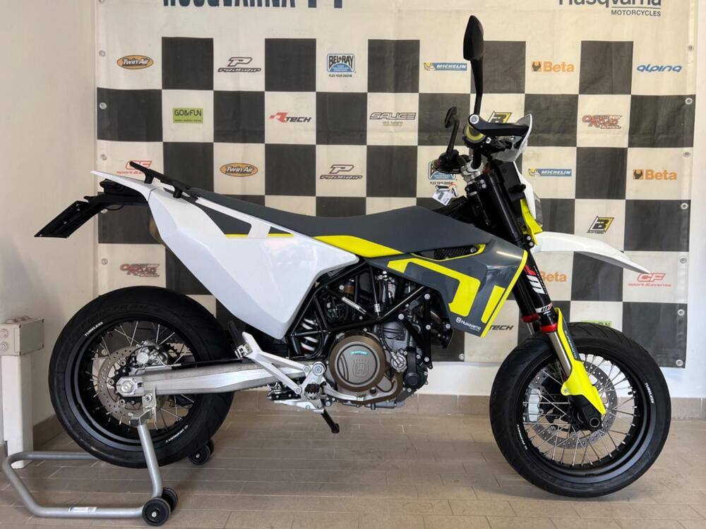 Husqvarna 701 Supermoto (2021)