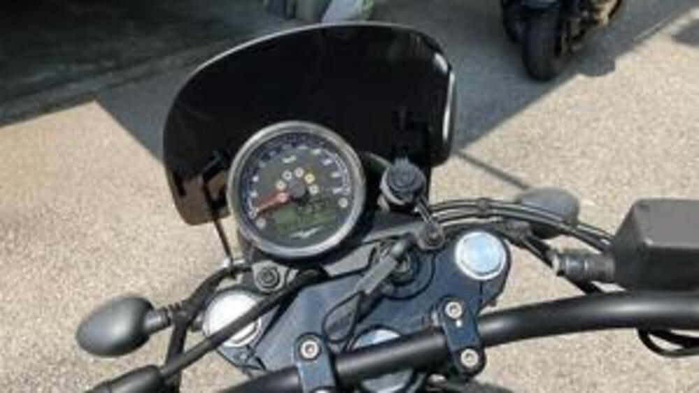 Moto Guzzi V7 III Stone (2017 - 20) (4)