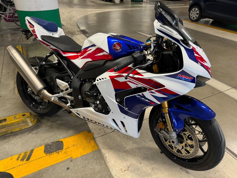 Honda CBR 1000 RR-R Fireblade SP 30th Anniversary (2022 - 23) (2)