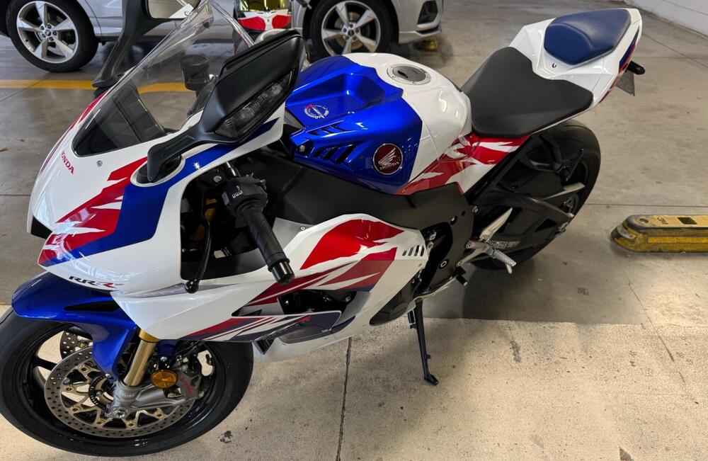 Honda CBR 1000 RR-R Fireblade SP 30th Anniversary (2022 - 23) (4)