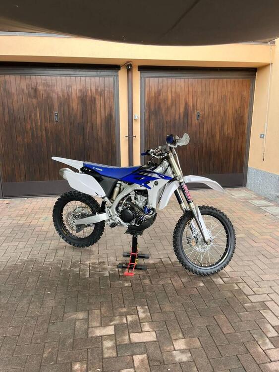 Yamaha YZ 250 F (2010 - 11) (2)