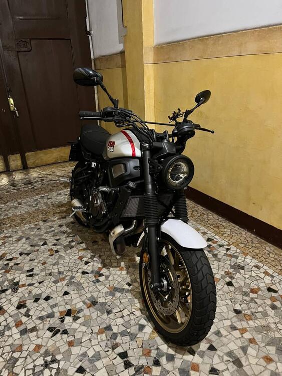 Yamaha XSR 700 XTribute (2022 - 24) (5)