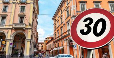 Le zone 30 km/h funzionano? Uno studio dice di s&igrave;: 23% di incidenti in meno