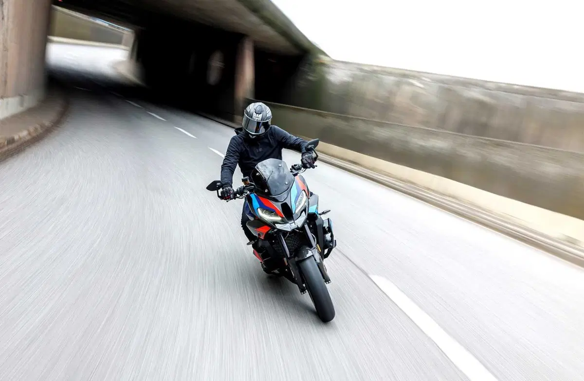 Una felpa per essere sicuri in moto? Louis Moto ce l'ha!