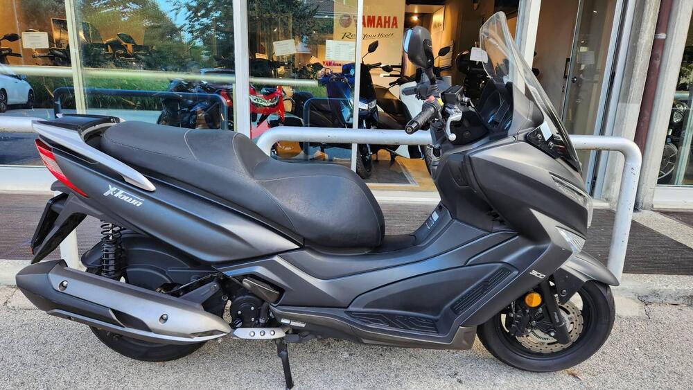 Kymco X-Town 300i ABS (2016 - 20) (4)