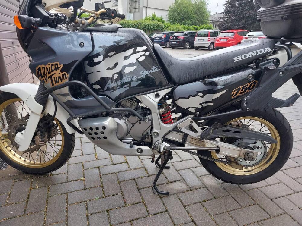 Honda Africa Twin XRV 750 (1993 - 95) (5)