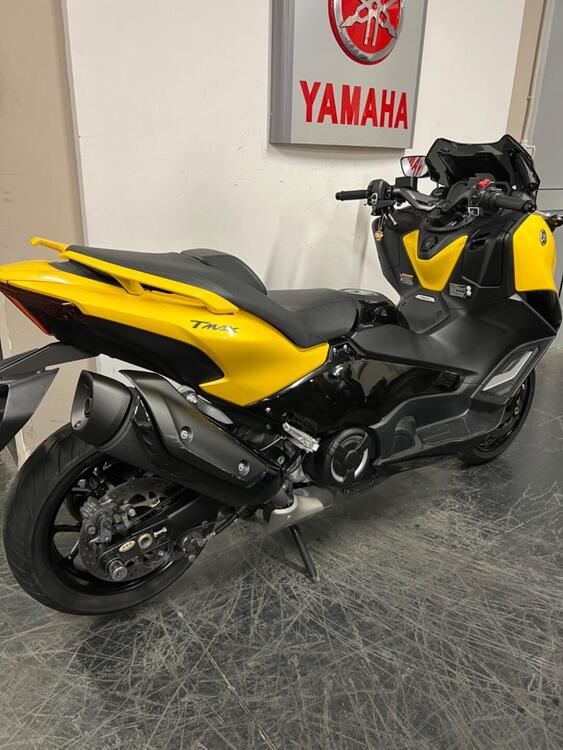 Yamaha T-Max 560 (2022 - 24) (4)