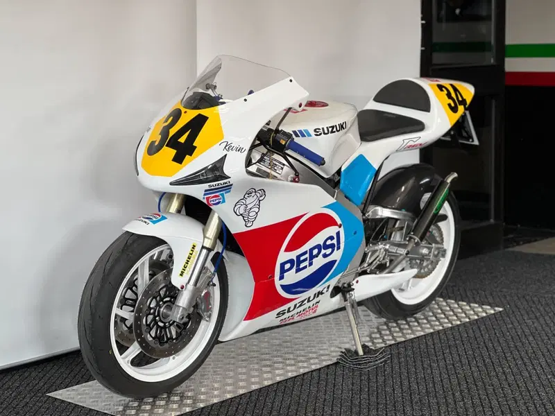 Suzuki RGV 250 (1989 - 97) (4)