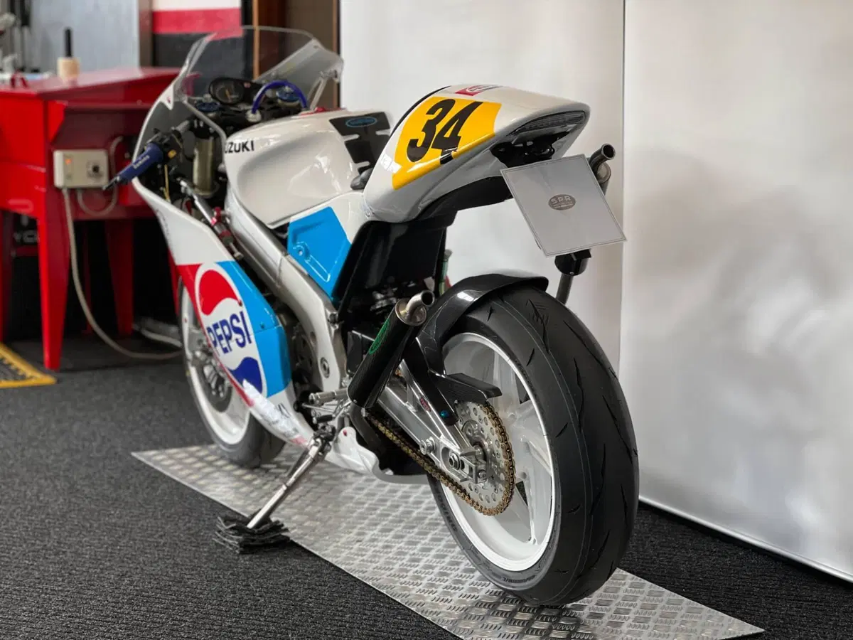Suzuki RGV 250 (1989 - 97) (6)