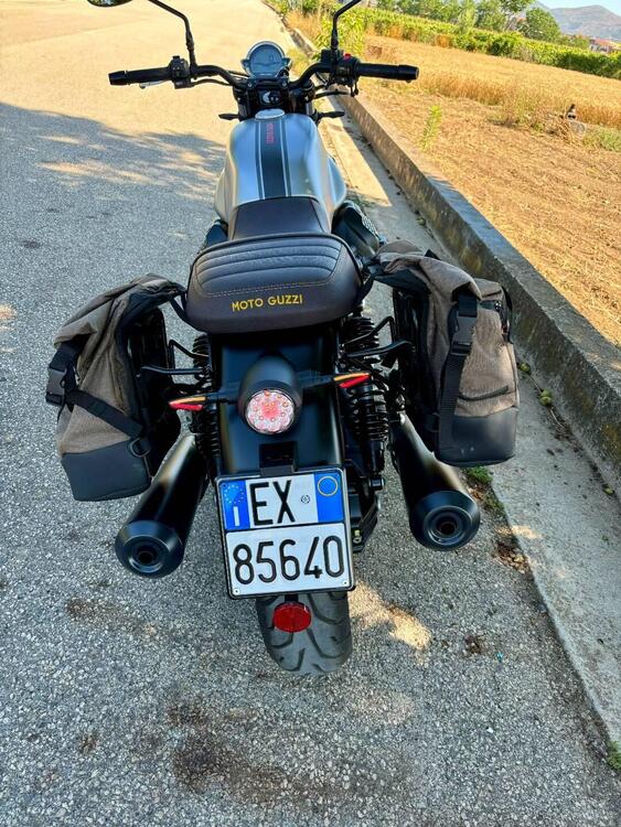 Moto Guzzi V7 Stone Centenario (2021 - 22) (3)