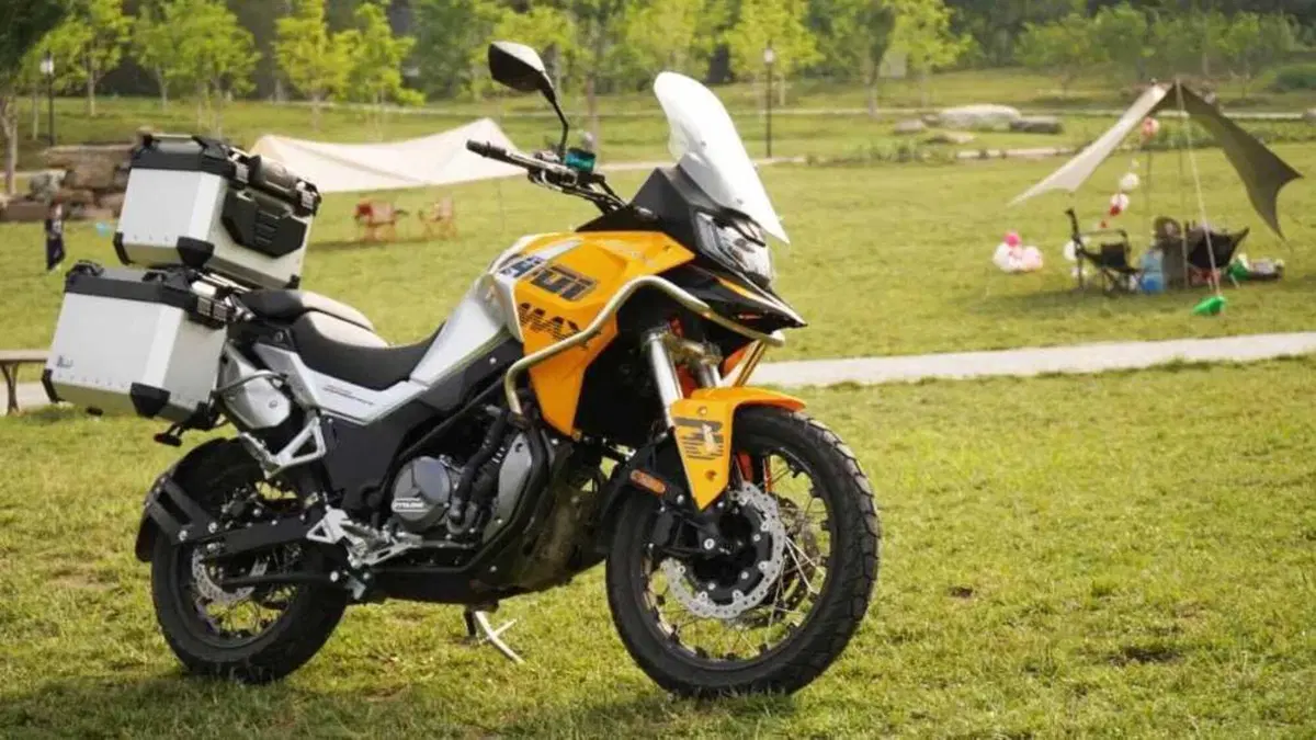 Zongshen ha aggiornato la sua midi-adventure A2 Cyclone RX 401 e la vuole vendere in Europa (8)