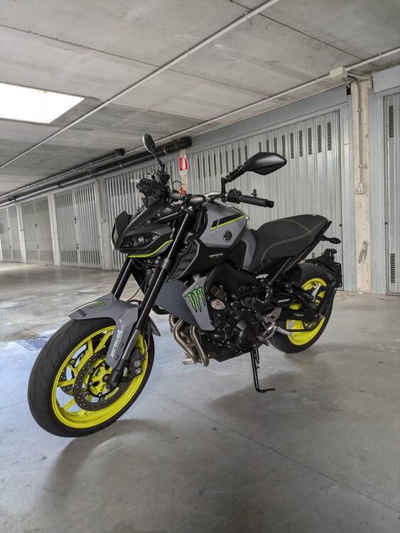 Yamaha MT-09 (2017 - 20) (2)