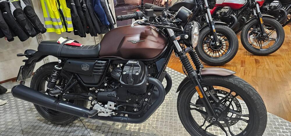 Moto Guzzi V7 III Rough (2018 - 20) (3)